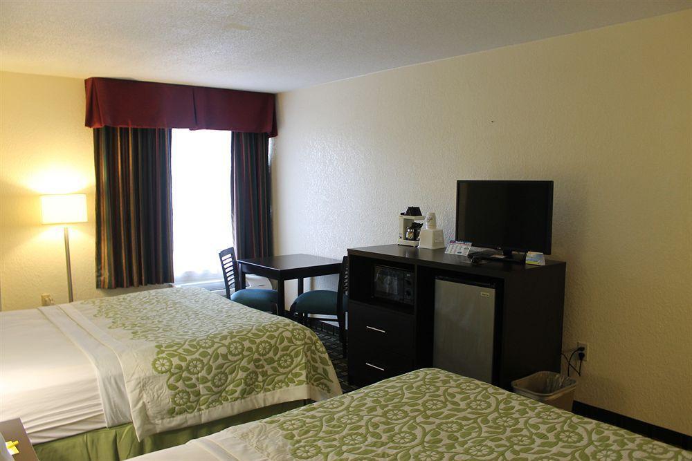 Clarion Pointe Hotel Jasper Buitenkant foto