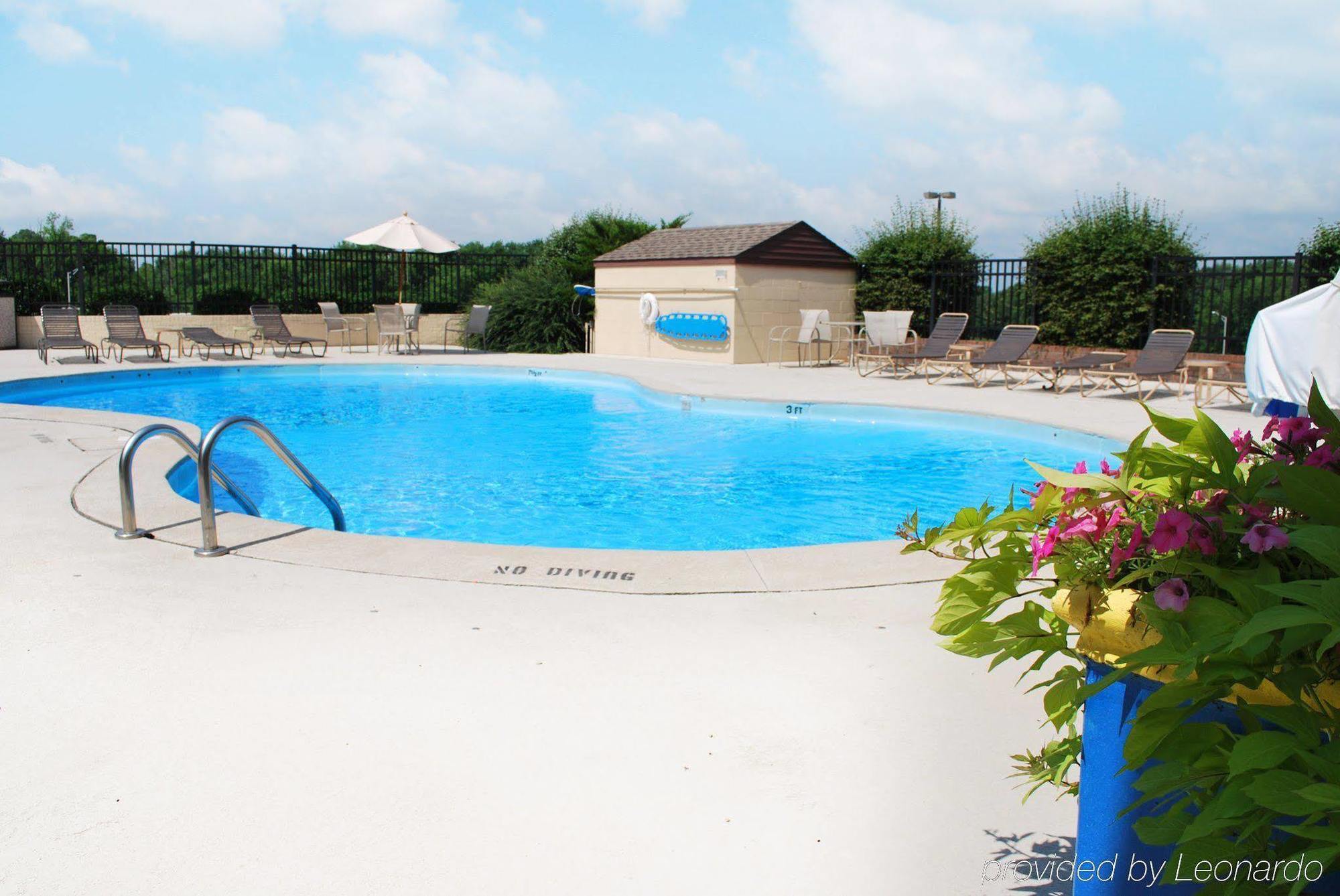 Clarion Pointe Hotel Jasper Buitenkant foto