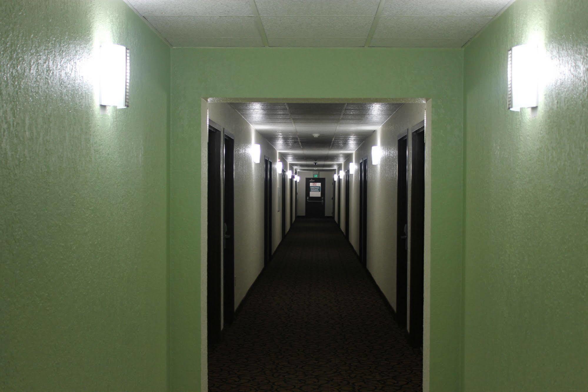 Clarion Pointe Hotel Jasper Buitenkant foto